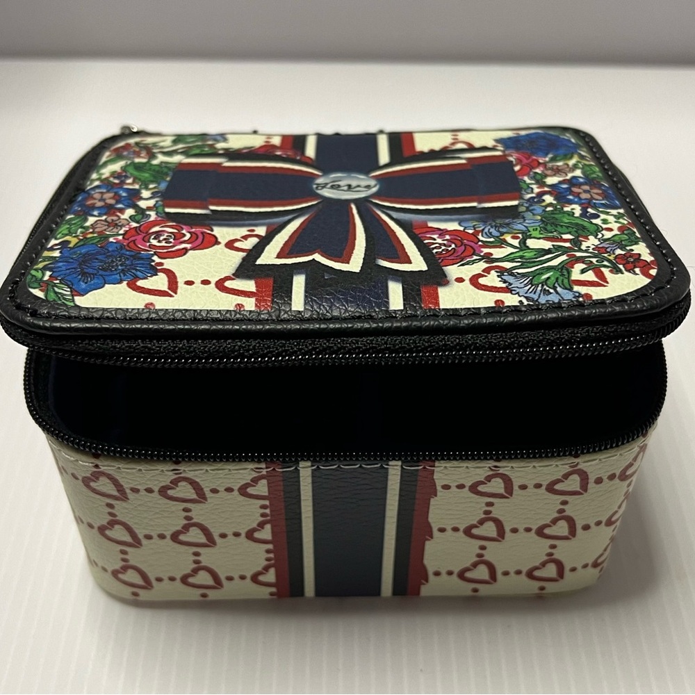 Brighton BE BEAUTIFUL Zip Around Leather Jewelry Case Art by Tom Clancy